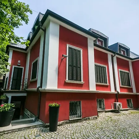 Shalom Apartment *
